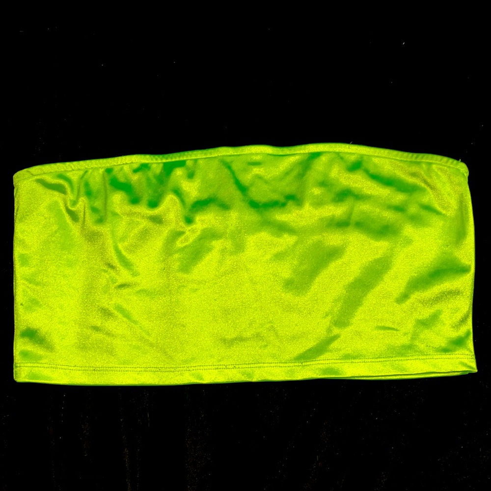 Woman’s tube top